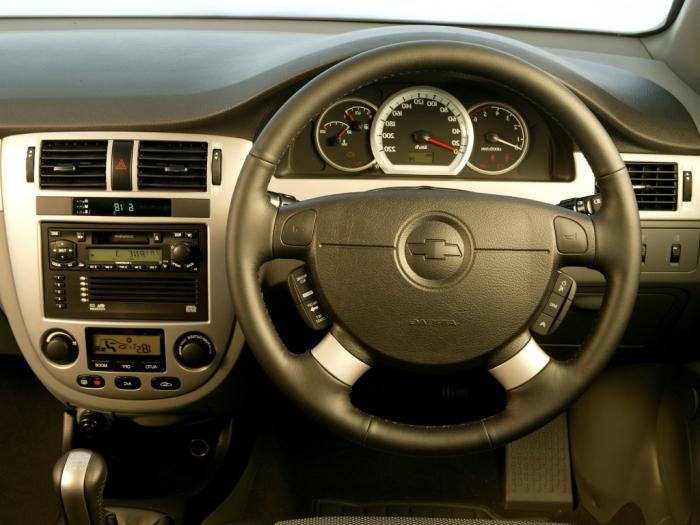 Chevrolet Lacetti hatchback - характеристики і відгуки