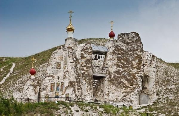 Свята обитель в Костомарове - монастир Святого Спаса
