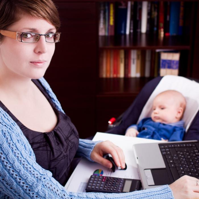Робота на дому для молодих мам: не зупиняйте свій розвиток