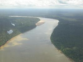 Річка Амазонка - найбільша повноводна ріка в світі